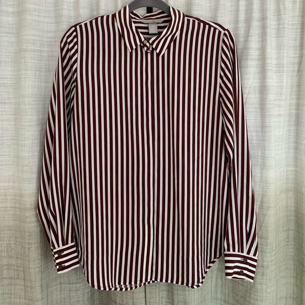 H&M 6 Burgundy and White Striped Button Down Shirt